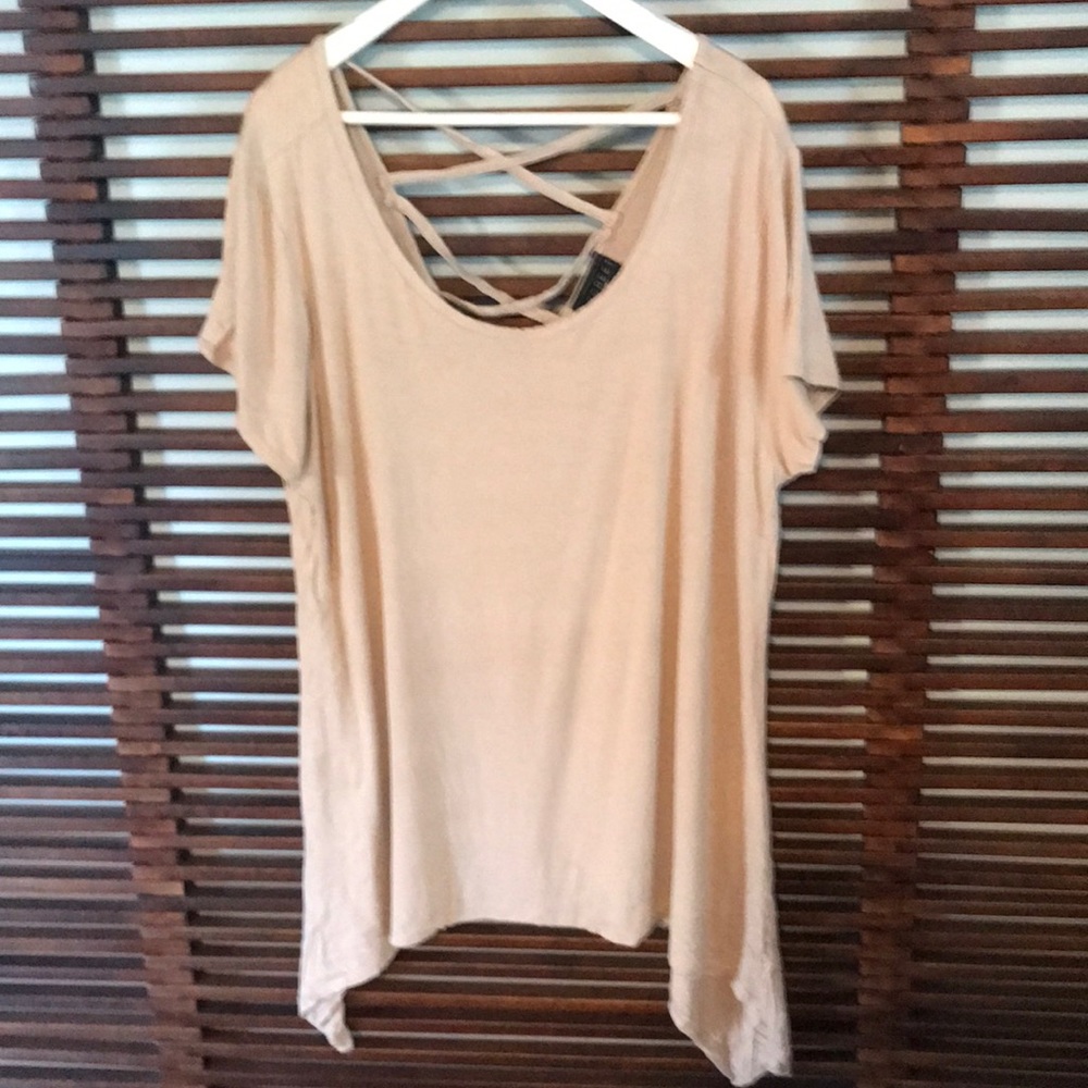 Discreet top